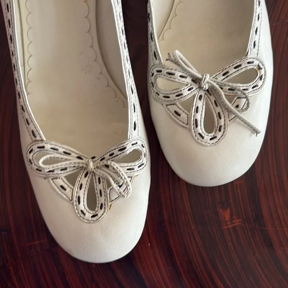 Vintage leather Franco Sarto Women's White Bow kitten Heels - Picture 3 of 11